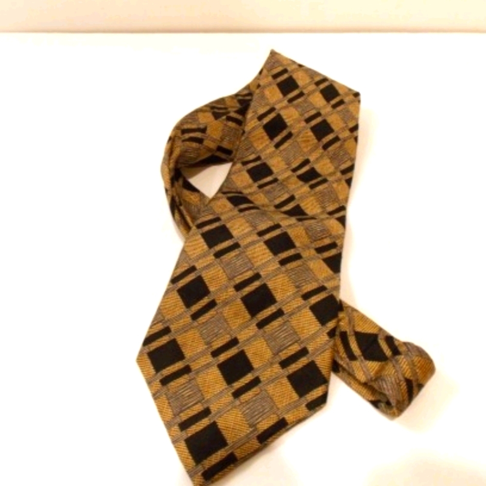 NIB Hugo Boss 100% Silk Neck Tie & Tie Caddy